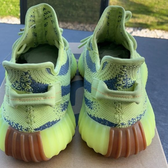 Yeezy 350 v2 semi Frozen yellow 43 1/3